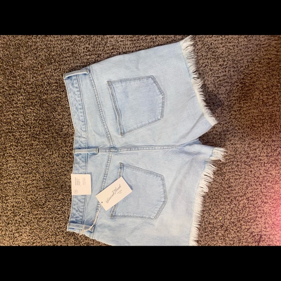 Denim shorts - Picture 2 of 2